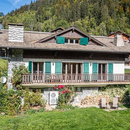 La Rose De Clairiere - By Emerald Chalet